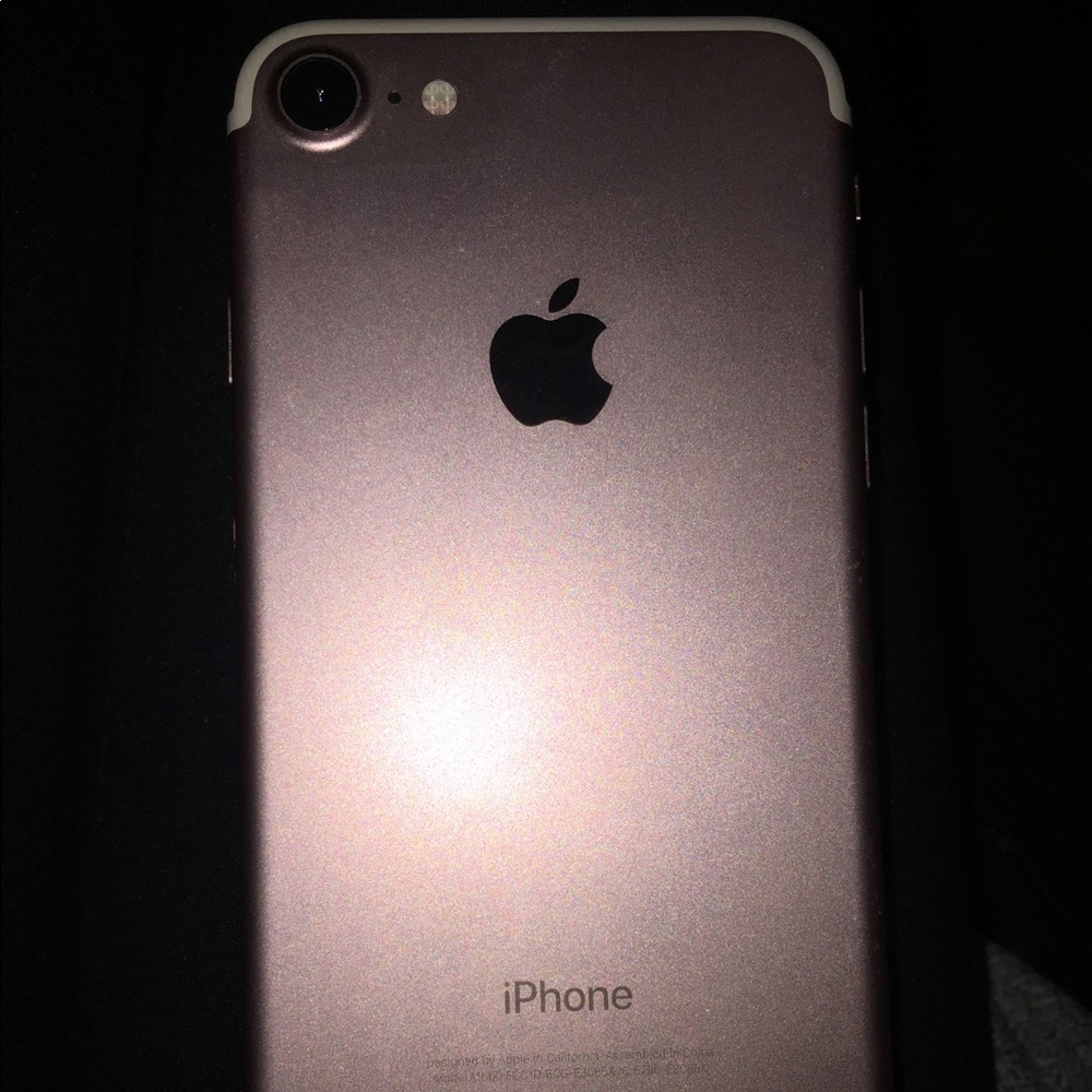 iPhone 7// cream - Picture 2 of 4